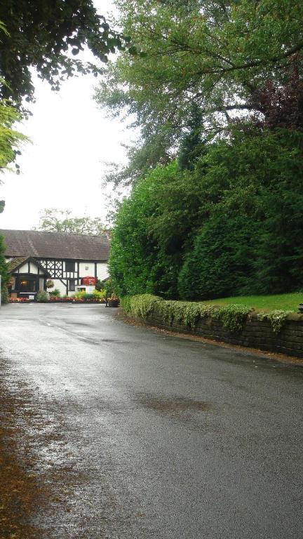 Deanwater Hotel Wilmslow Exterior photo