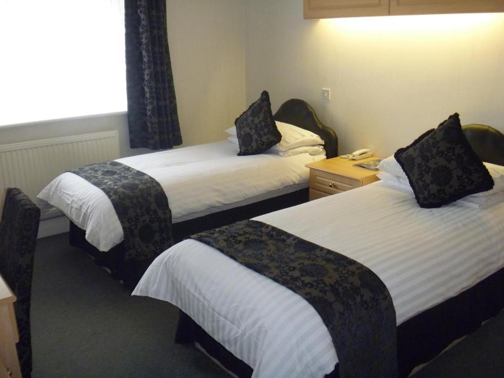 Deanwater Hotel Wilmslow Room photo